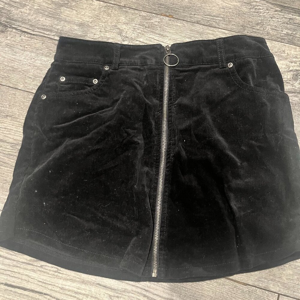 Forever 21 Womens Small Plain Black Mini‎ Skirt Zips Up Front Pockets In Back